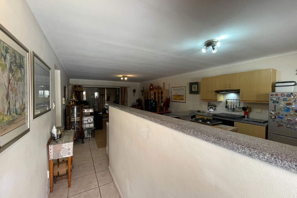 Spacious 2-Bed, 2-Bath Apartment For Sale in Sought-After Corte Di Sorgente, Hartenbos - Photo 3