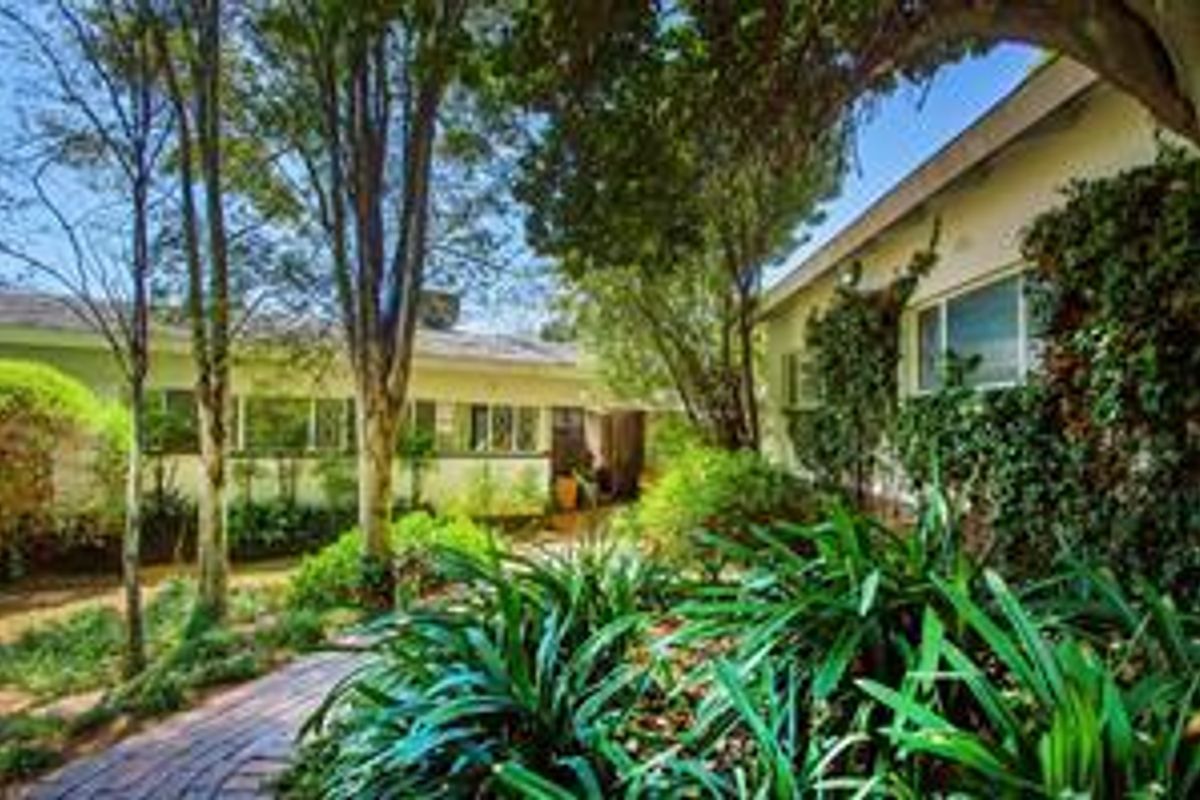 Spacious family haven in Noordhewuel. - Photo 2