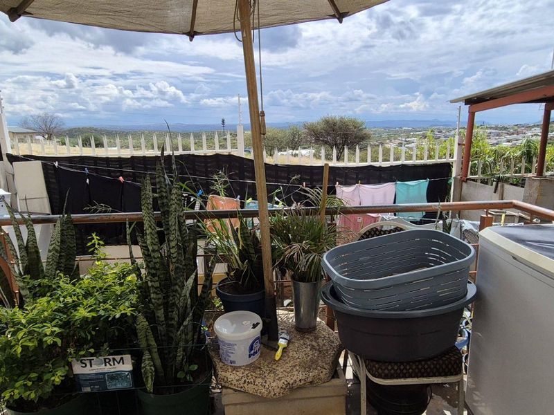 FOR sale spacious 2 bedroom unit in Rocky Crest - Photo 7