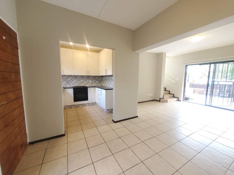 Stunning 2-bedroom duplex townhouse in Sugar Bush Estate, Noordheuwel - Photo 8