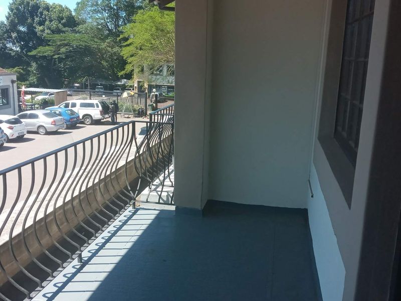 Versatile 75m2 Office/Retail Space – Gillitts - Photo 3