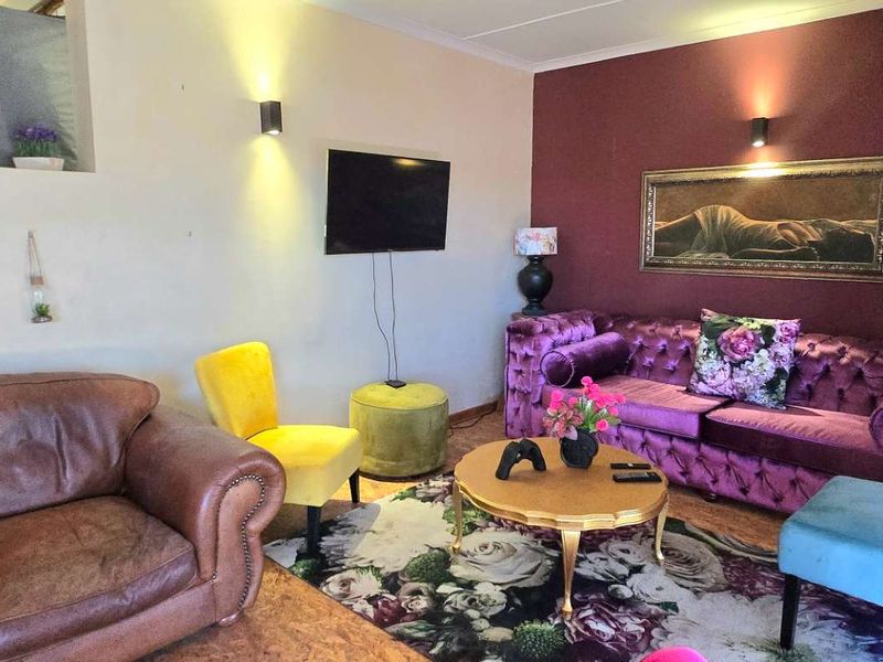 Dual living coastal home in Kleinbaai with sea, harbour and mountain views! - Photo 9