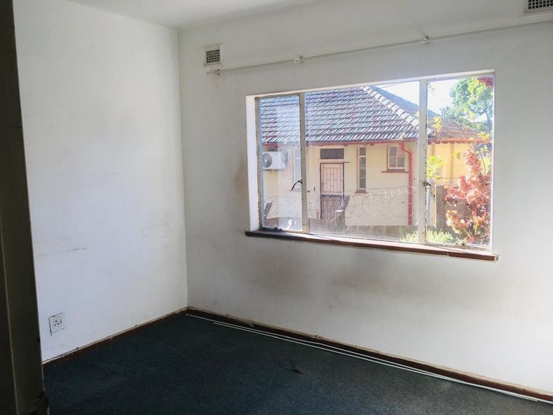 Comfortable Two-Bedroom Residence in Sydenham, Durban - Photo 10