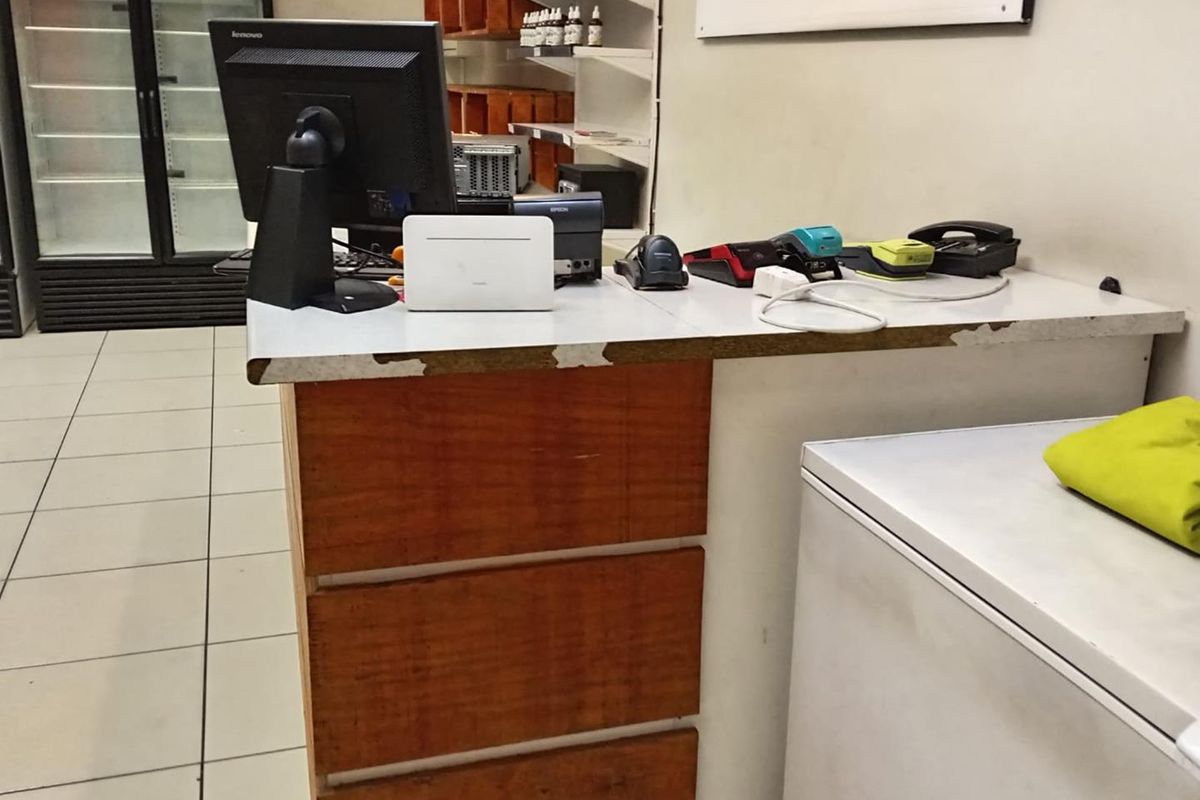 Prime retail space to let - Photo 2