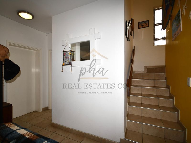 Charming Townhouse for Sale! Just a Stone's Throw from the Beach!** - Photo 7