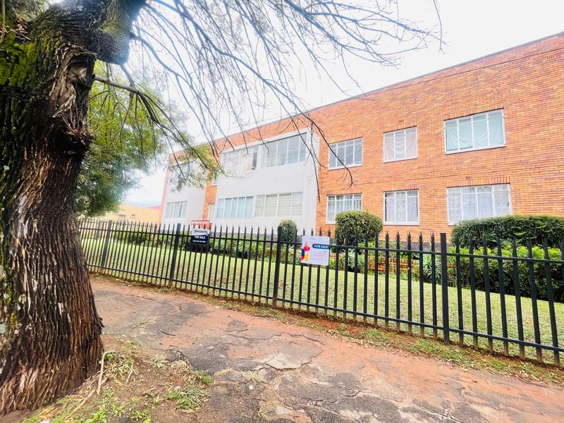 An Elegant Retreat in Germiston South's Premier Complex!!! - Photo 2