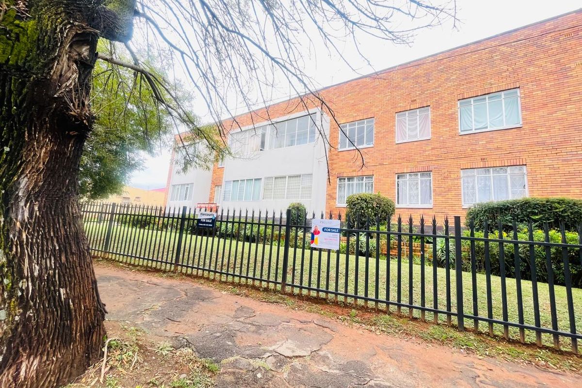 An Elegant Retreat in Germiston South's Premier Complex!!! - Photo 2