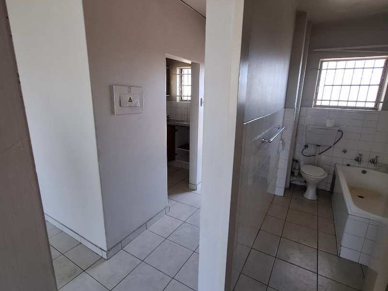 1 Bedroom Apartment - Photo 5