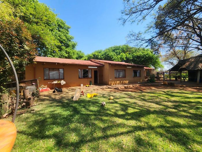 Property #2325802, Small Holding Pending Sale in Onderstepoort AH