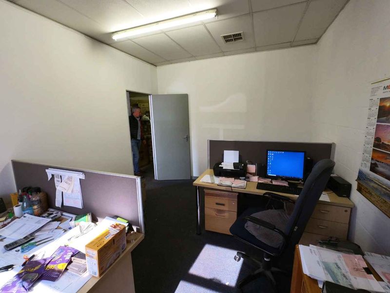 Warehouse with offices For Sale - Milnerton - Montague Gardens - Photo 7