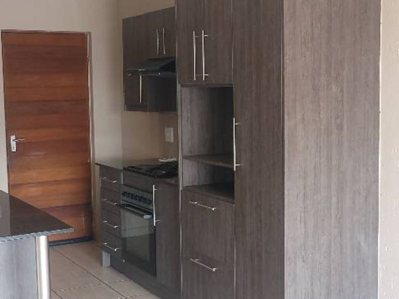 2 BEDROOM, 1 FULL BATHROOM FOR SALE IN TERENURE - Photo 3