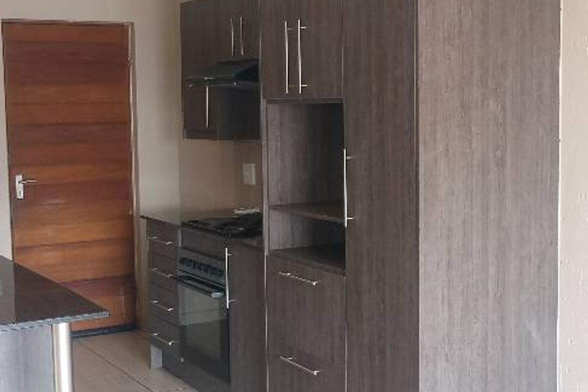 2 BEDROOM, 1 FULL BATHROOM FOR SALE IN TERENURE - Photo 3