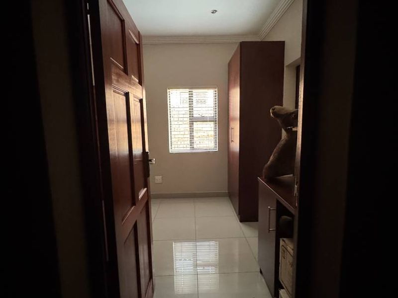 Modern Face brick Cluster in a Secure Small Complex for Sale - Photo 9