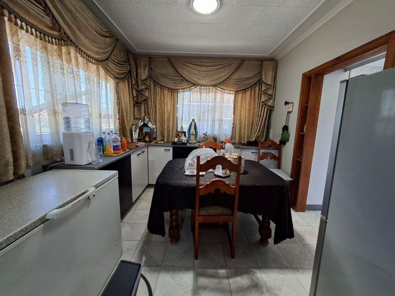 3 Bedroom Family Home for Sale in Forderville, Estcourt - Photo 6
