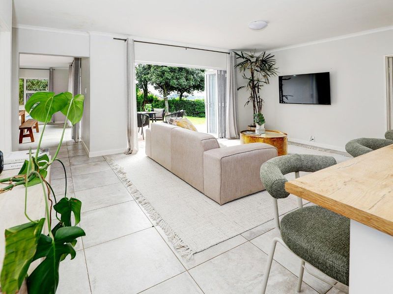 Tranquil Retreat with Mountain Views – Newly Renovated Gem! - Photo 7