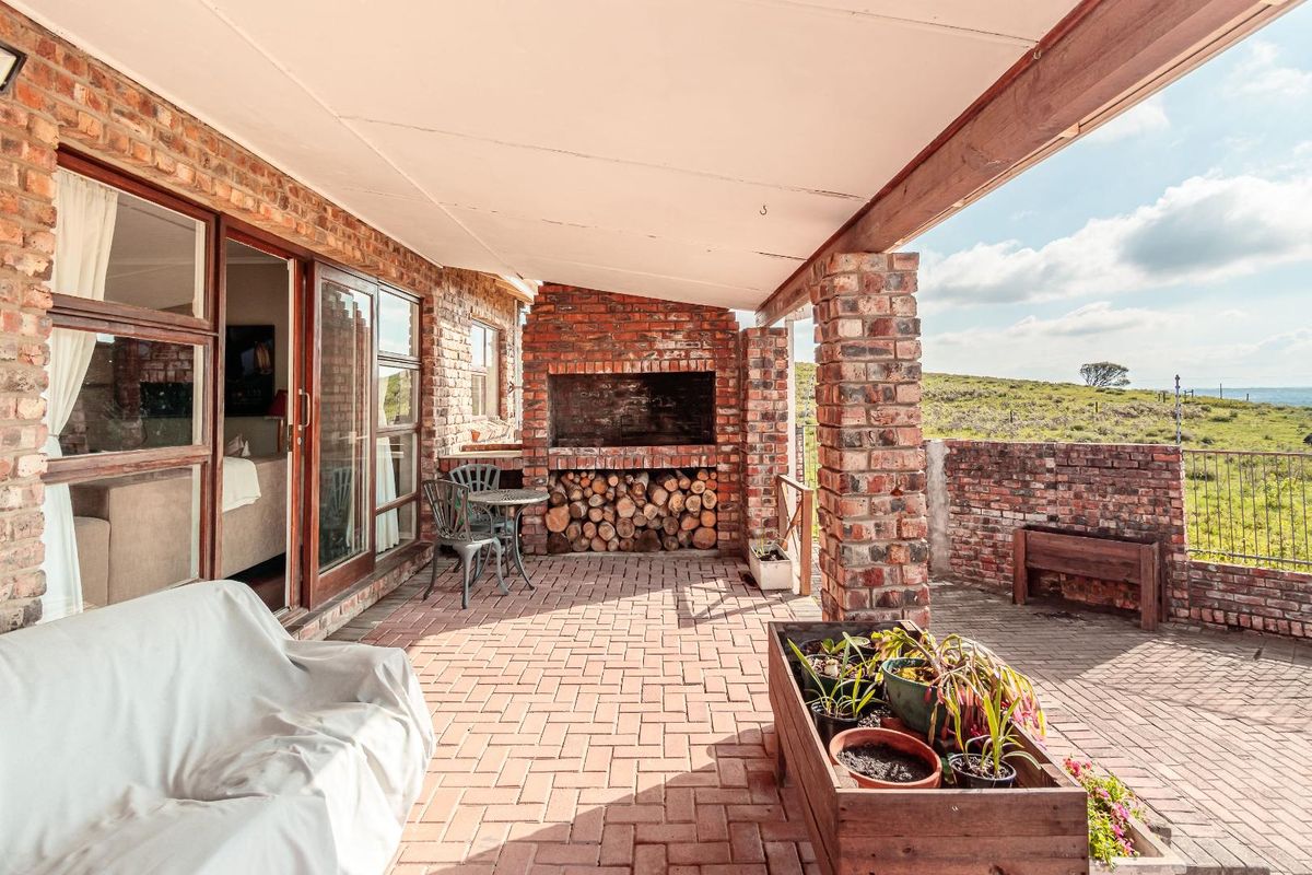 Where Timeless Family Living Meets Uninterrupted Views - Photo 5