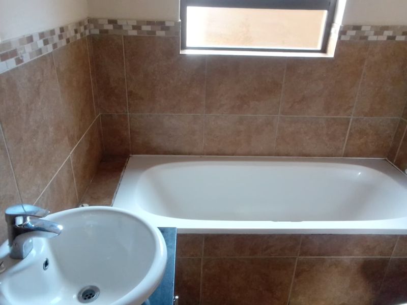 3 Bedroom Apartment For Rent in East Rand Boksburg - Photo 8