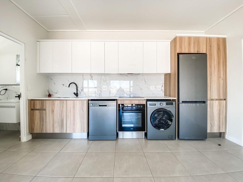 1 Bedroom Apartment in Fynbos Estate - Photo 4
