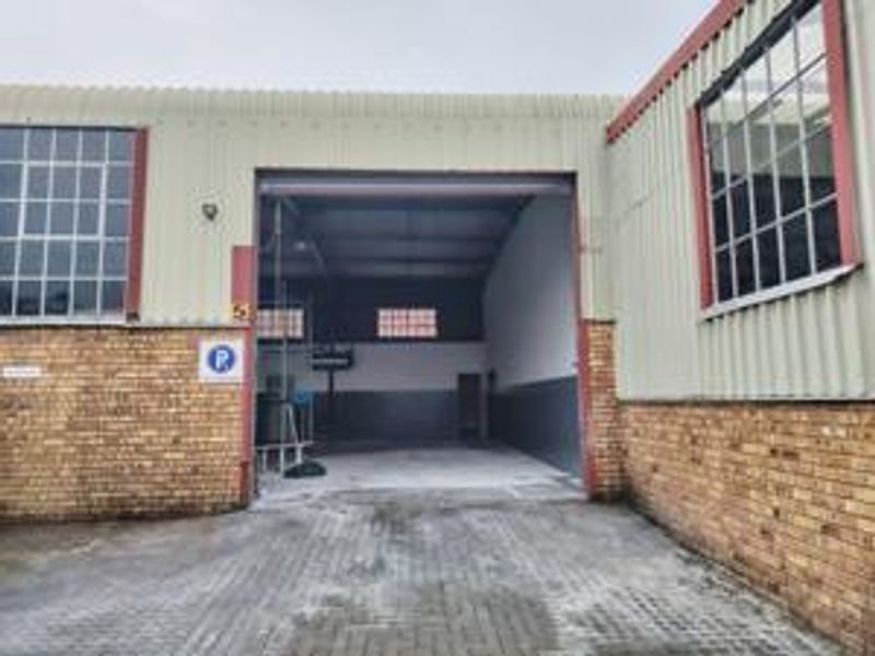 Neat Newly Painted Factory To Let - Photo 3
