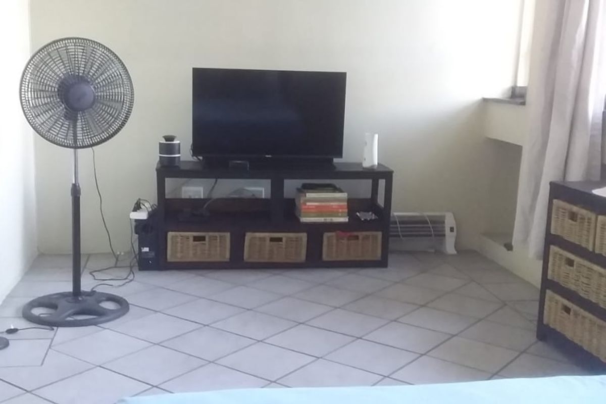 Charming Bachelor Apartment in the Heart of Durban - Photo 2