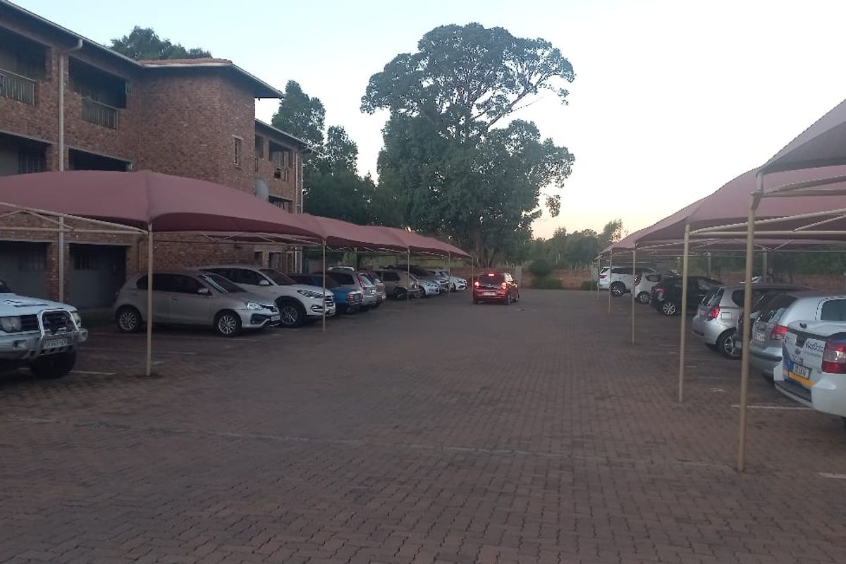2 bedroom ground floor unit, walking distance from Eastrand Mall and from Witdeep Primary school! - Photo 2