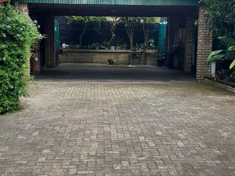 Stunning 3-Bedroom, 2-Bathroom Face Brick Property for Sale - Photo 8