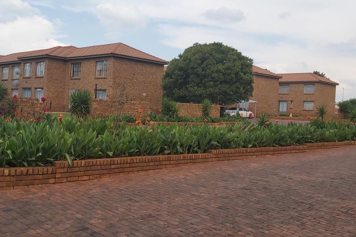 Ground Floor Apartment For Sale - Photo 3