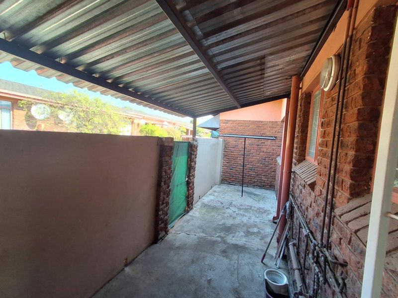 Two bedrooms Townhouse for sale in Hermanstad Pretoria West - Photo 6