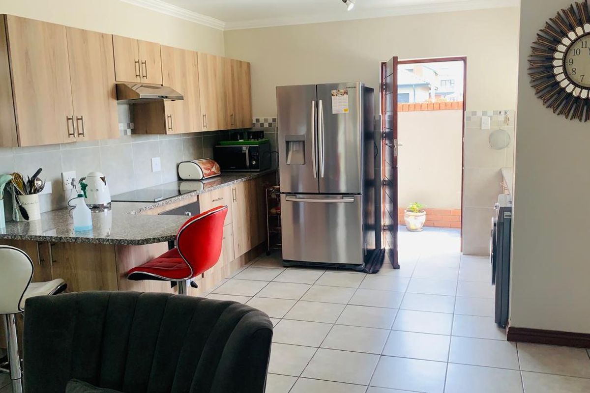 Beautiful 3-Bedroom Home for sale - Photo 4