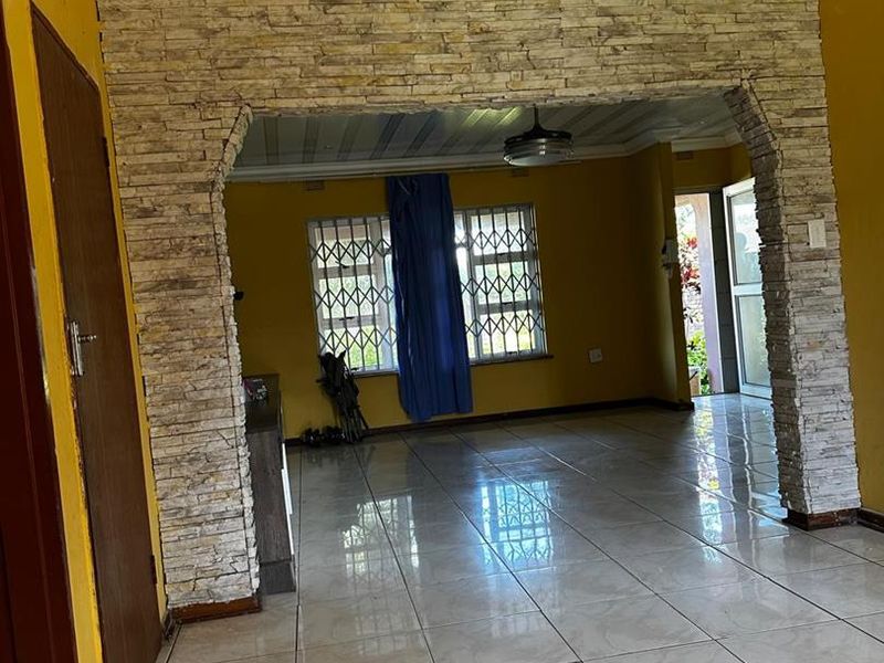 Four-Bedroom Family Home with Garage in Esikhawini - Photo 3