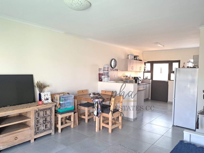 Modern, very neat 2 bedr Townhouse with spacious courtyard for sale in Walvis Bay - Photo 9