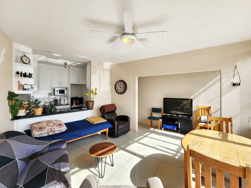 Three bedroom apartment to rent in Disa Park! - Photo 2