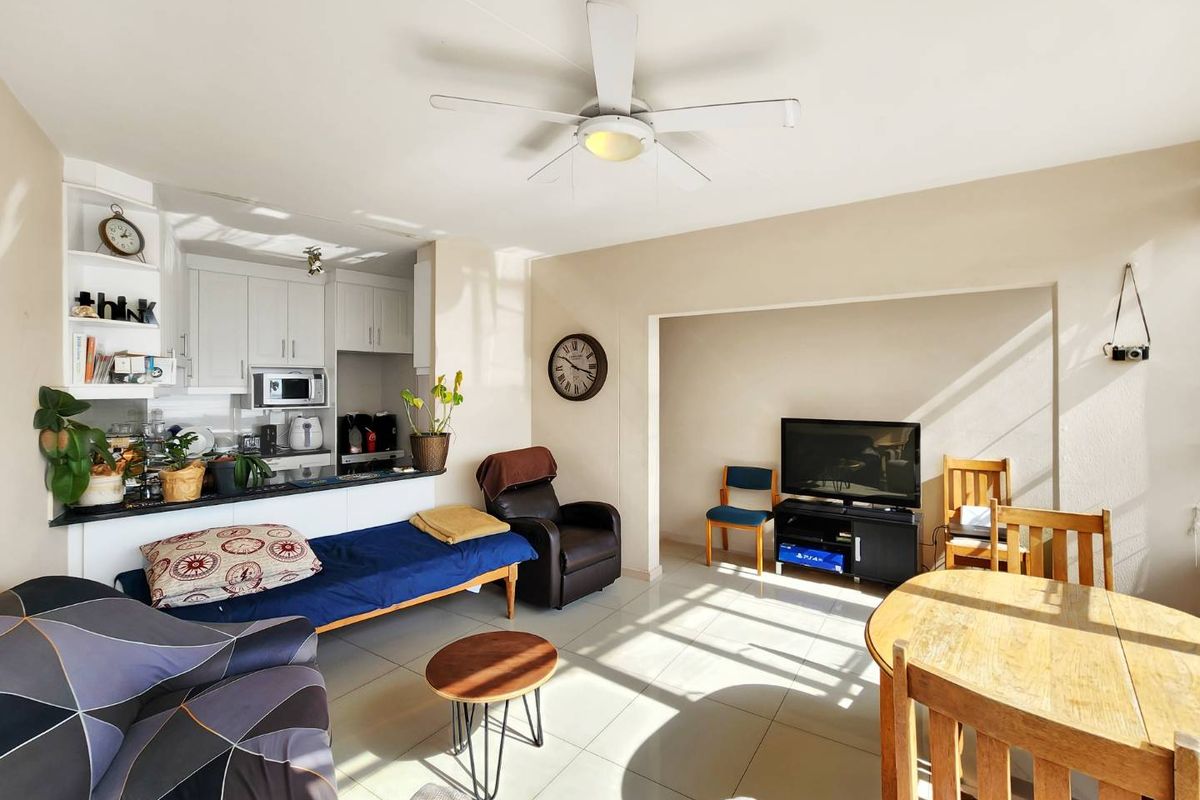 Three bedroom apartment to rent in Disa Park! - Photo 2