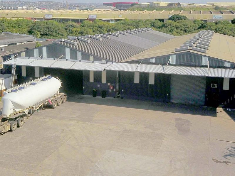 LARGE WAREHOUSE FOR SALE WITH YARD CLOSE TO FREEWAY - Photo 4