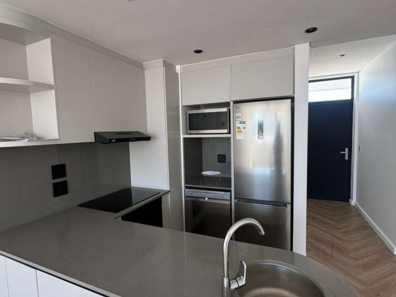 Brand New 2 Bedroom, 2 Bathroom Apartment, Semi-Furnished & move in ready! - Photo 5