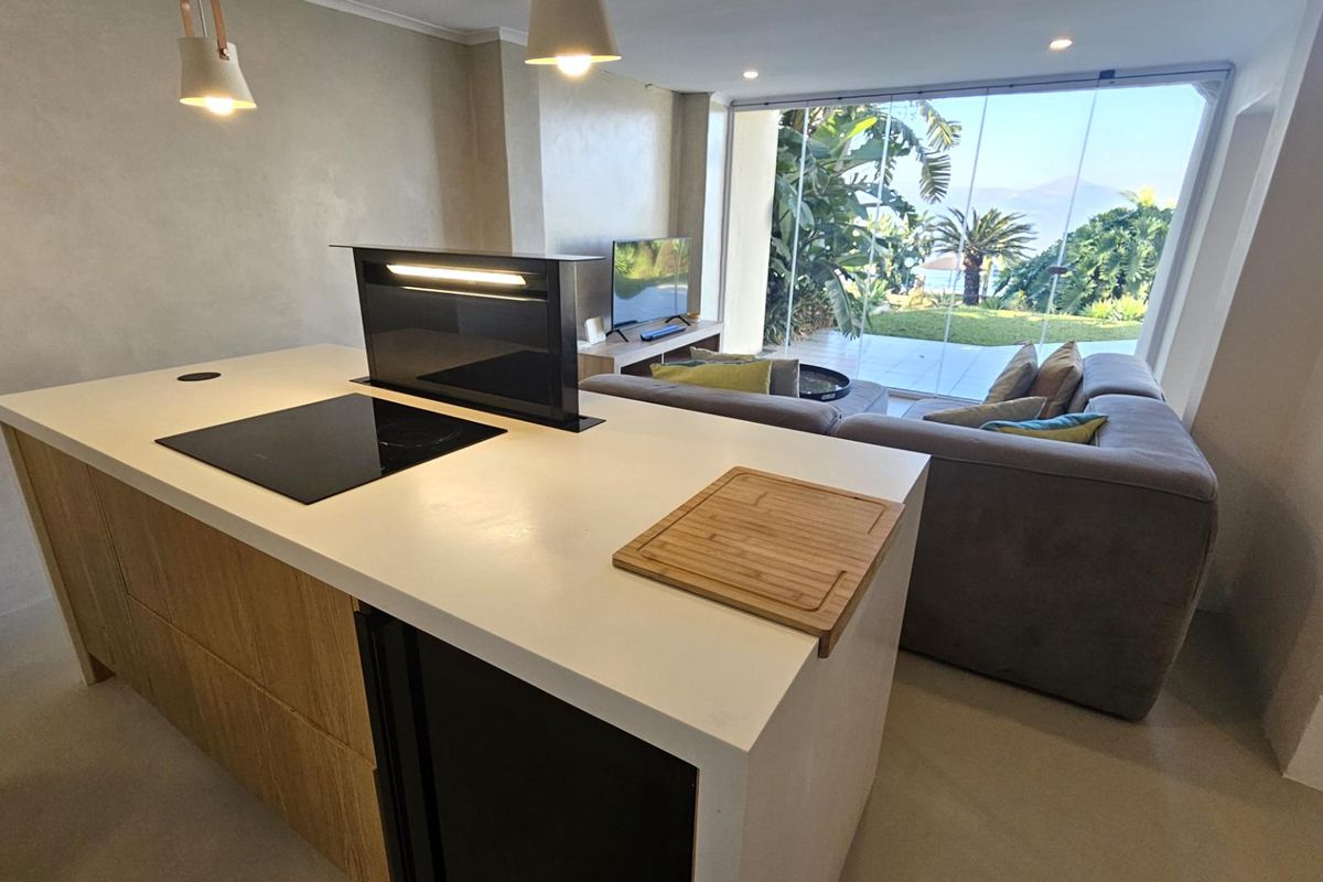 4 Bedroom Executive Apartment in Kosmos - Photo 4