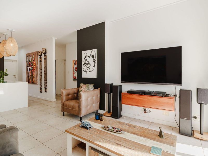 Stylish Living with Airbnb potential in the Sought-after Walmer. - Photo 9