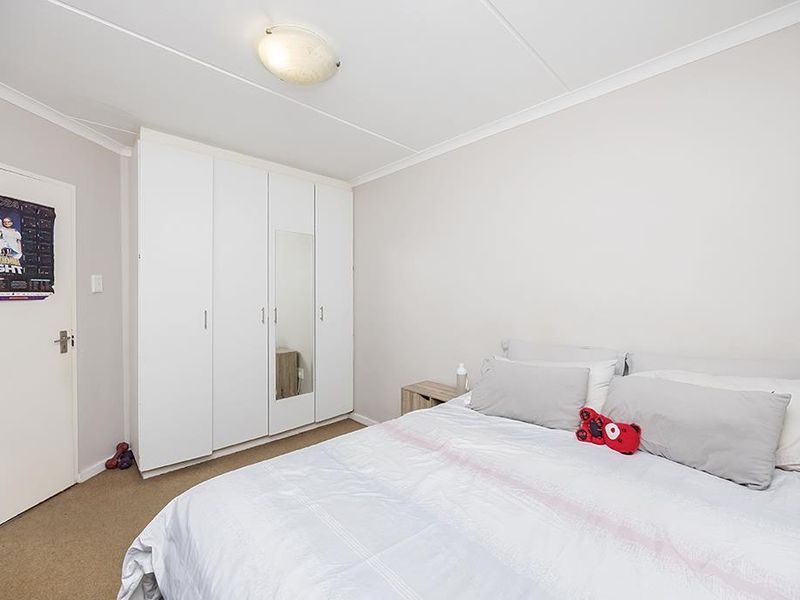 Modern 2 Bed Ground Floor Apartment - Photo 10