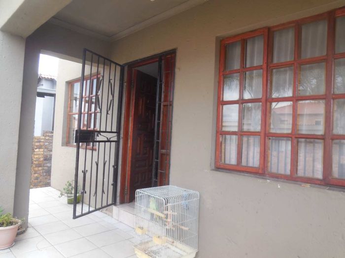 Property #2488890, House For Sale in Eersterust