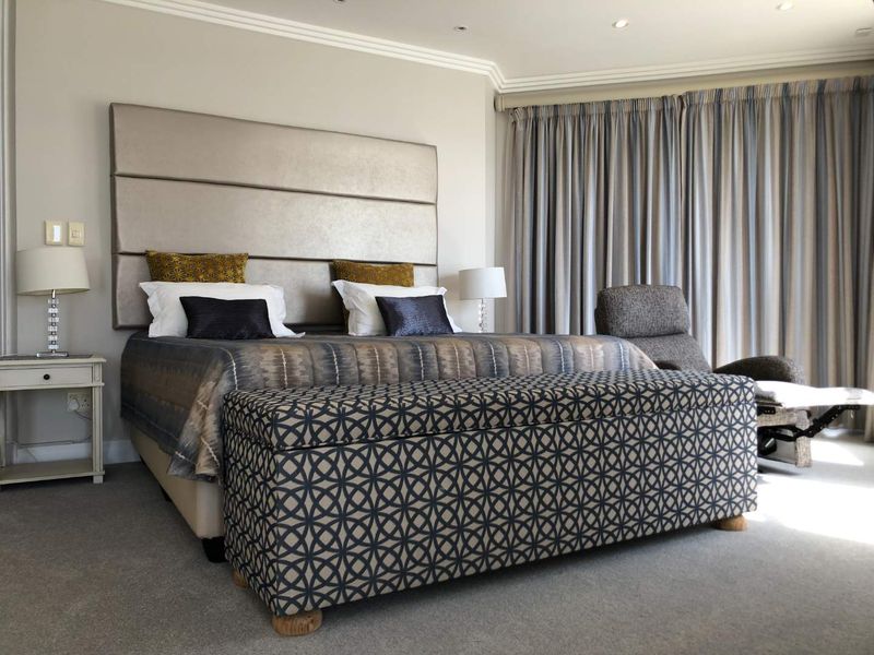 Oceanfront Elegance: Your Double-Storey Penthouse Retreat - Photo 8