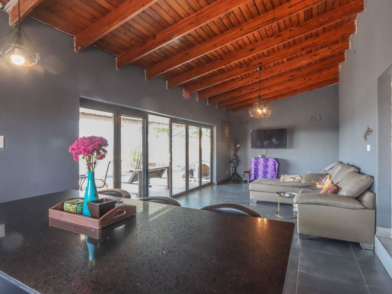 Modern Split-Level Family Home with Poolside Entertaining & Immaculate Finishes! - Photo 4