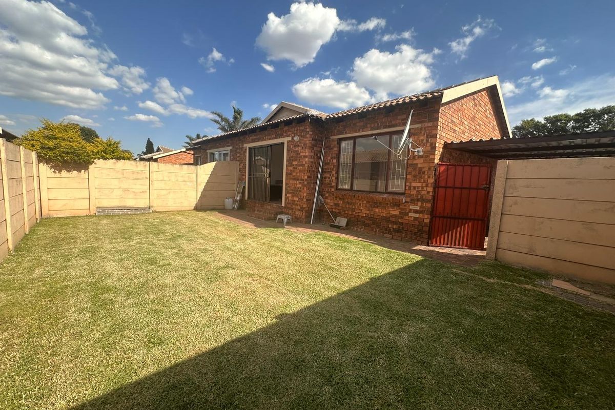 Charming 2-Bedroom Simplex with Private Garden – Secure & Well Located - Photo 2