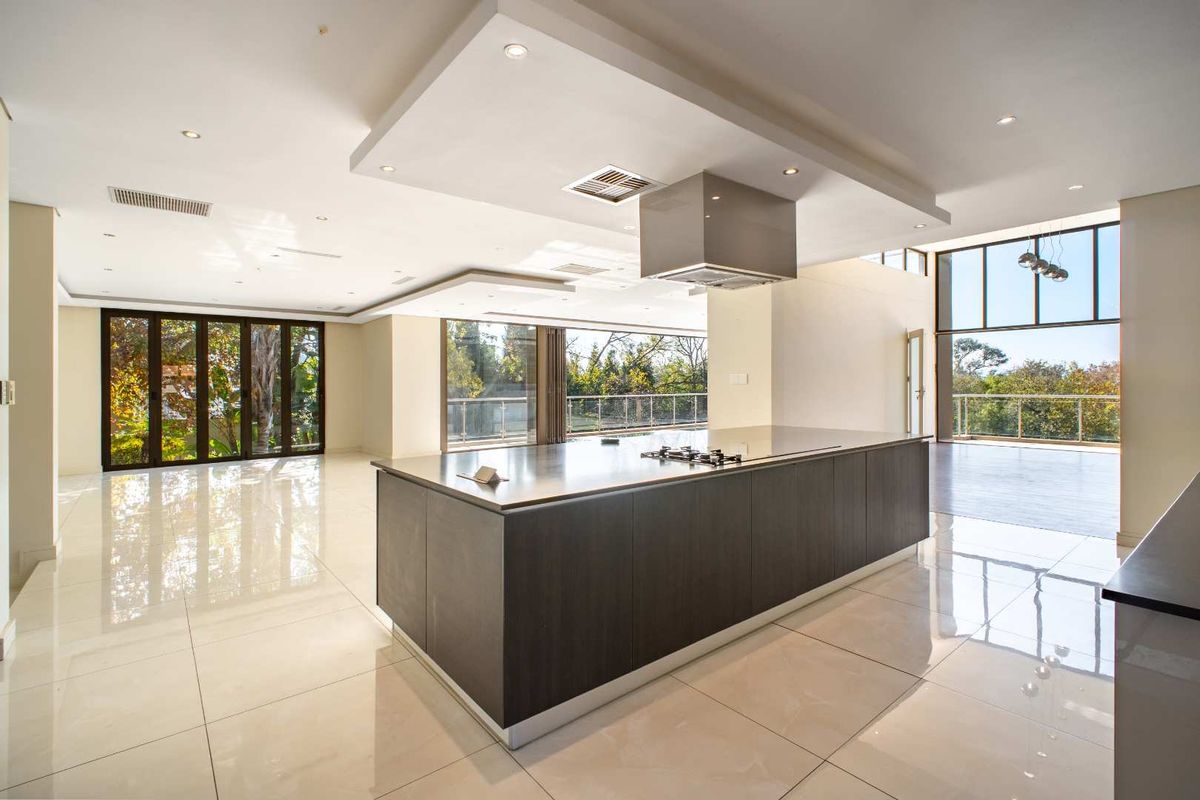 Magnificent 5 Bedroom Mansion in the heart of Bryanston!!! - Photo 5