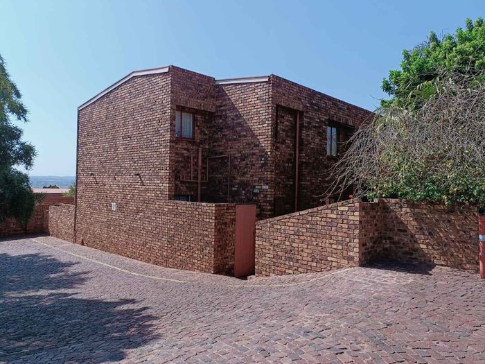 Property #2060113, Townhouse Pending Sale in Zwartkop