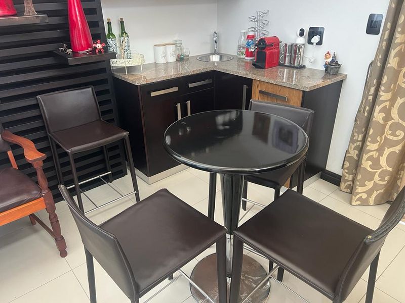 FOR SALE - 4 BEDROOM DOUBLE STOREY HOUSE IN OCEAN VIEW SWAKOPMUND, NAMIBIA - Photo 5