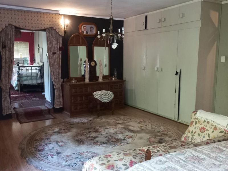 Spacious Income Generating House - Photo 4