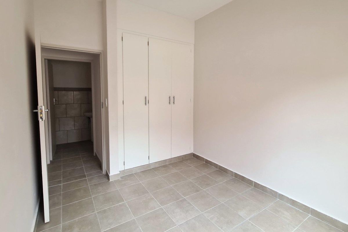 Perfect 3Bedroom lockup and go! - Photo 5