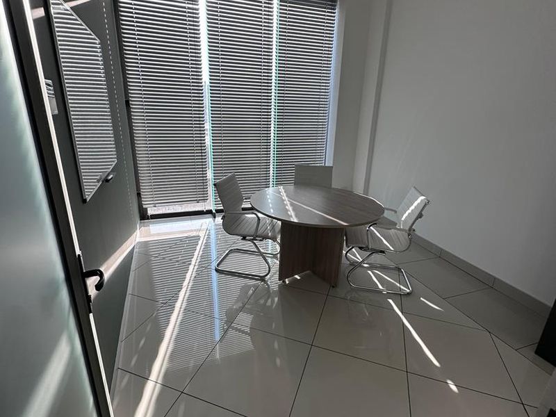 Office in Southern Industrial - Photo 6