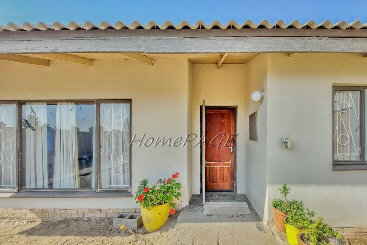 Hermes, Walvis Bay:  Spacious 3 Bedr Home is for sale - Photo 4