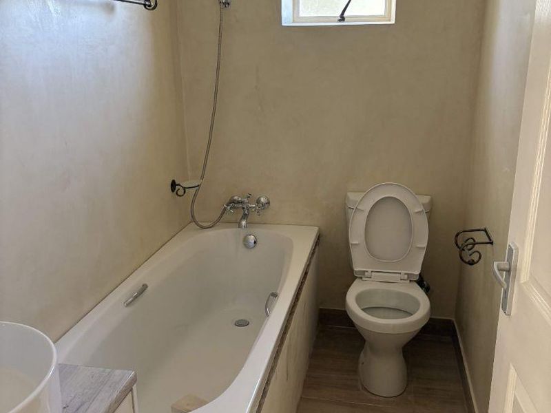 Modern 3 bedroom Townhouse for Sale in Ludwigsdorf, Windhoek - Photo 8